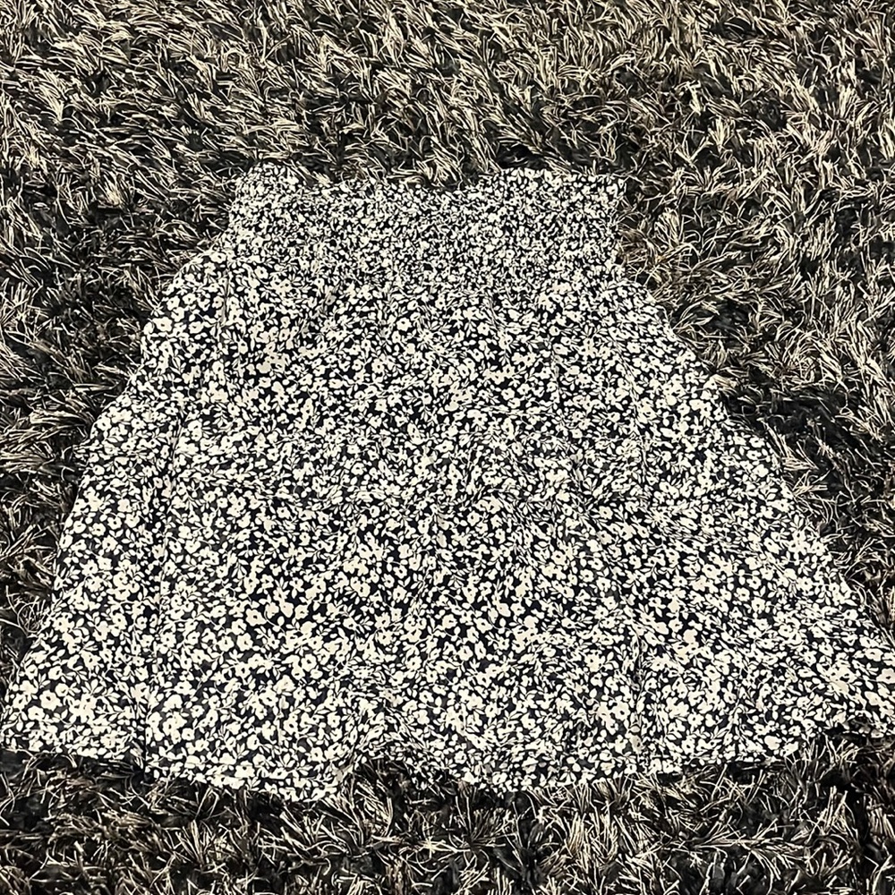 Women’s floral skirt (navy blue and white)
